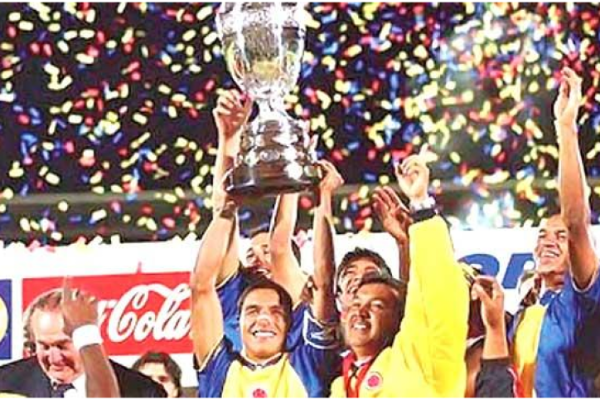 trofeo-de-la-copa-américa-colombia-2001